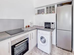 Maisons de vacances Holiday Home La Seyne near Beaches, cleaning included : photos des chambres