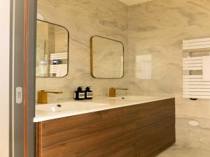 Elegant apartment - 2BR- 6P- Gare Saint Lazare, cleaning included