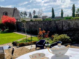 Maisons de vacances Maison renovee avec jardin clos, proche du centre historique, ideale pour famille ou teletravail - FR-1-489-439 : photos des chambres