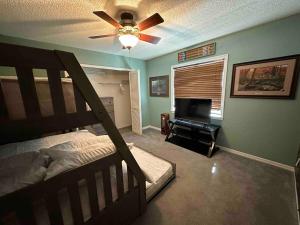 Waterfront Private Dock 4BR 2 Bath kayaks and Hot Tub