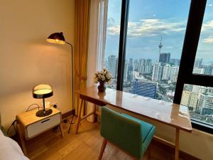 Studio with Amazing KLCC View & Infinity Pool at Lalaport Bukit Bintang
