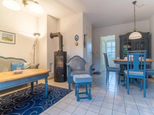Apartment with fireplace in a thatched-roof condo, cleaning included