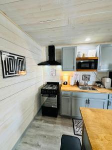 High Noon Hideout Tiny Home in Springtown TX
