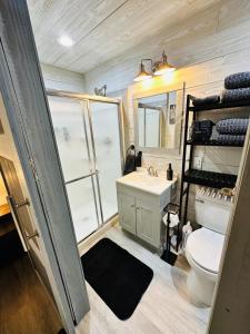 High Noon Hideout Tiny Home in Springtown TX
