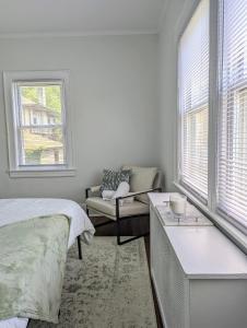 NYC in 30 Cozy Stylish Fleetwood Stay