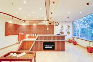 Super Townhouse Patel Nagar Near Saharanpur Chowk Dehradun