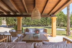 Casa Four charming Ibiza villa with sea view!