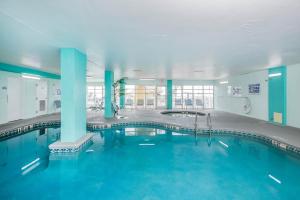 HOW TO Unwind, Views, Pools & FREE Stuff! C50