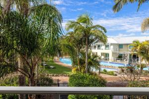 Oaks Pacific Blue Port Stephens. Apartment overlooking the Pool