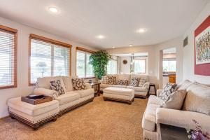 Walk to Rec Center Spacious Highlands Ranch Home