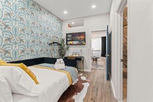 Stylish 1BR 1,5BA Old City Condo Near Liberty Bell