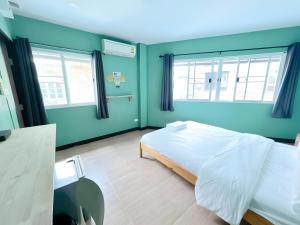 XX GO INN The Giant Swing - เสาชิงช้า