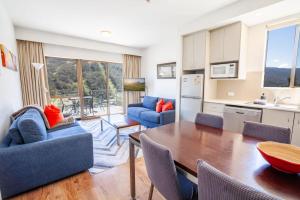 Lantern 25 - Balcony