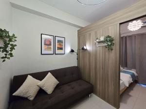 1BR Condotel with Balcony at FAME Residences #FM38-1