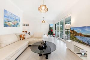 KozyGuru Forestville Charming 3BR House