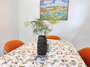 KozyGuru Forestville Charming 3BR House