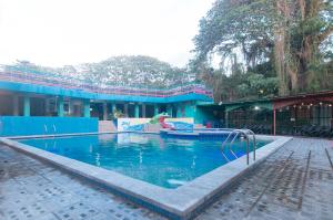 RedDoorz @ Boondocks Cabins Resort