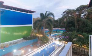 RedDoorz @ Boondocks Cabins Resort