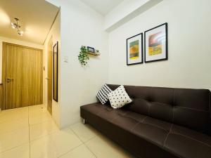 1BR Condotel with Balcony at FAME Residences #FM42-1