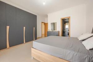 Seaview Jacuzzi 3BR Penthouse