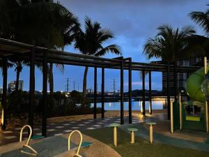 3 Rooms, Legoland, Medini, Netflix, Wi-Fi, Beach, Pool, 10 min to Singapore Checkpoint