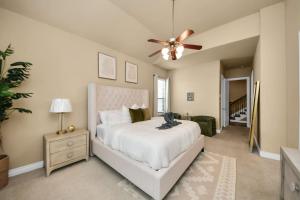 Downtown 3 Story Zen Home W Pool Table for Family