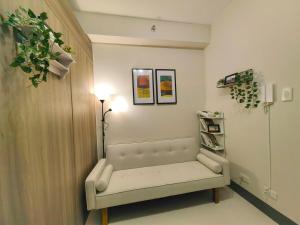 1BR Condotel with Balcony at FAME Residences #FM47-1