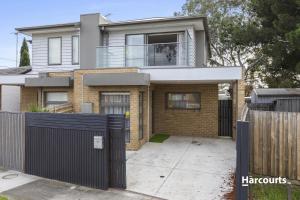 Spacious Corio Townhouse Near Ferry & Waterfront