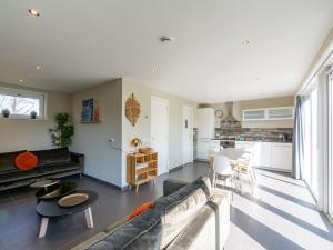 Holiday Home Callantsoog with Jacuzzi