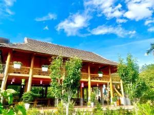 Nàng Ban house