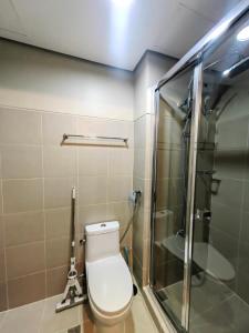 1BR Condotel with Balcony at FAME Residences #FM52-1