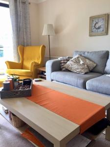 Long Stay 2BR Garden View Flat WiFi Parking Dishwasher Walk to Bromley High St & Station