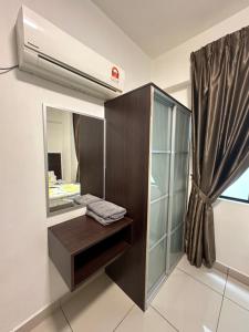 Homestay in Marina Heights with beach view