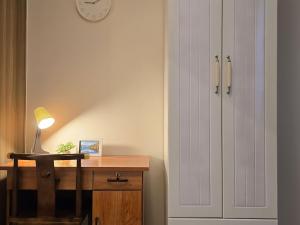 1BR Condotel with Balcony at FAME Residences #FM56-1