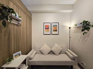 1BR Condotel with Balcony at FAME Residences #FM60-1