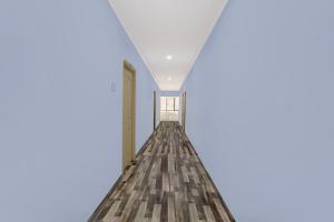 Super Collection O Karnampet Gate Formerly KVS Residency