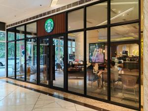 1BR Condotel with Balcony at FAME Residences #FM64-1