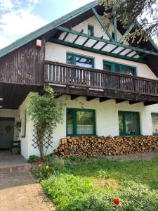 Smart Holiday Apartament in Masuria with the charm of an old-fashioned house with garden and withcomfort needed