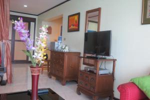 Jomtien Plaza Suite Apartments