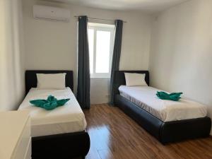 Qawra 3 Bed Seaview with Common Pool