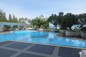 Jomtien Plaza Suite Apartments
