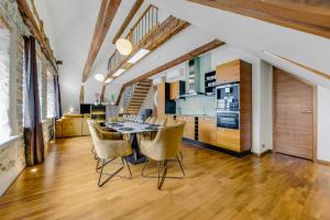 Stylish Old Town Apartment With Sauna