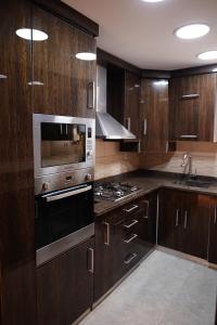 Luxury 1BR Near the Airport