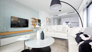 SUNSET CLIFFS horizon apartment