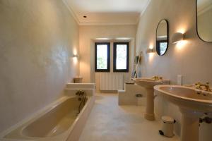 Villas Magnifique Bastide Provencale avec piscine entierement privatisee : photos des chambres