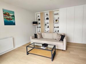 Annecy centre , Vue lac, ascenseur 4 pers