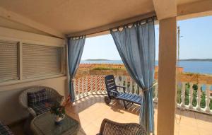 Four Bedroom Cozy Apartment In Milna