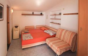 Four Bedroom Cozy Apartment In Milna