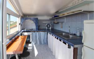 Four Bedroom Cozy Apartment In Milna