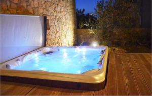 Lovely Apartment In Murter With Wifi - Csv284